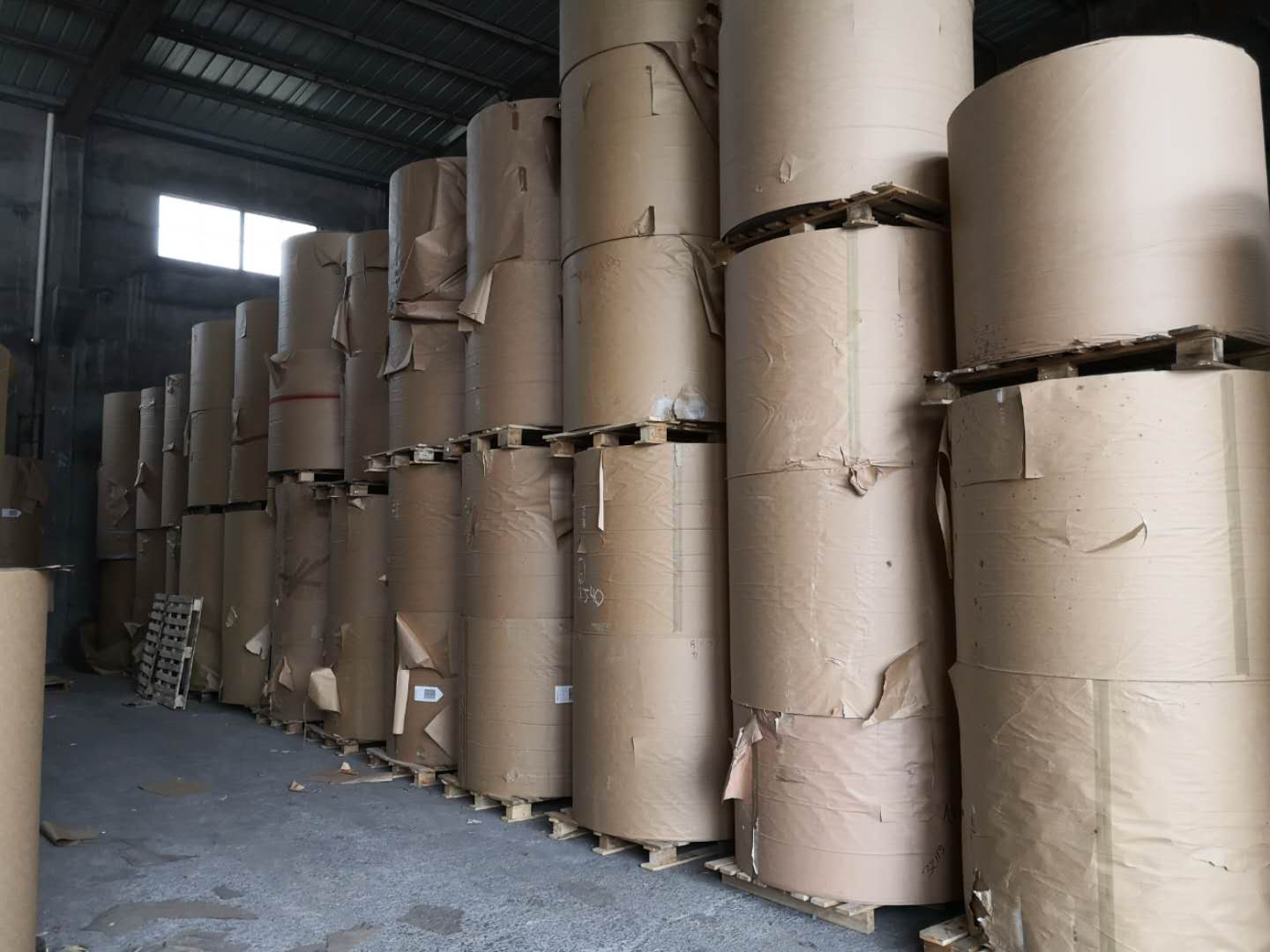 福州紙盒定制 為何牛皮紙質(zhì)品成為品質(zhì)之選